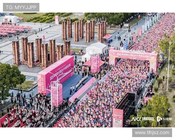 广州城市马拉松精彩点评街舞队默契配合展现活力与激情 广州城市马拉松精彩点评街舞队默契配合展现活力与激情