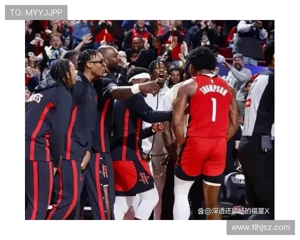 季后赛火箭与快船第六场激战回顾双方明星球员表现与关键时刻分析