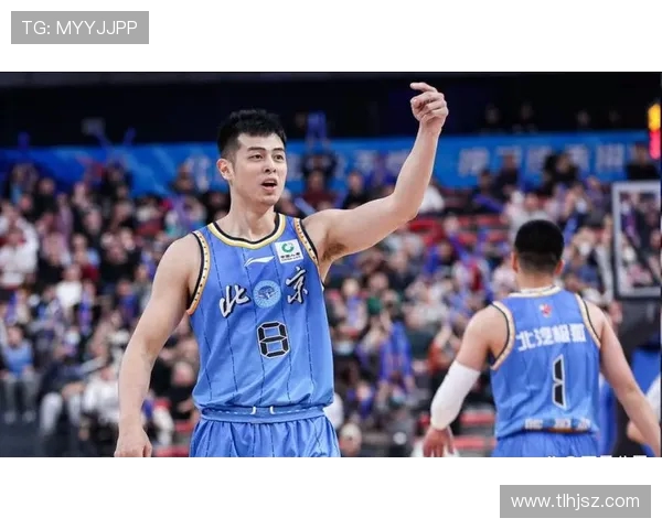 方硕在篮球赛场的崛起与挑战解析：从新星到领军人物的成长之路