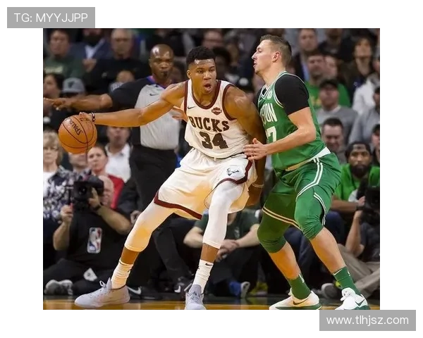 热火与猛龙首场对决精彩回顾球员表现与战术分析全景呈现