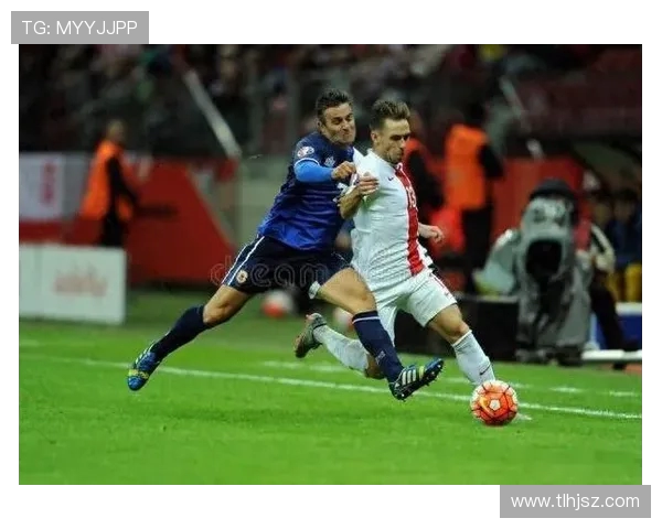 门兴与弗赖堡激战正酣赛场精彩瞬间不断上演